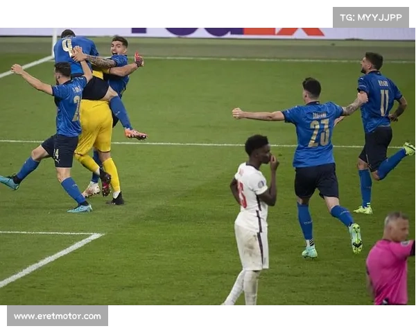 如何根据扑点球的技术分析判断最佳扑救方向及策略选择