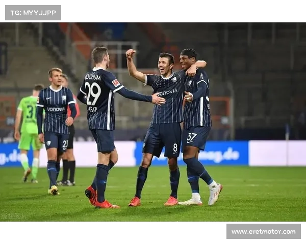 德甲洗牌后的新赛季前景分析与热门球队竞争态势探讨